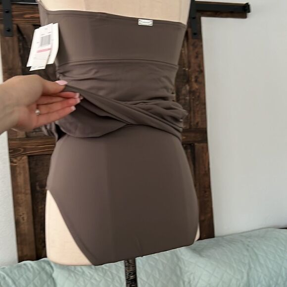 NWT The collection mija halter Onepiece swimsuit Sz-10 - Picture 4 of 8